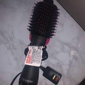 REVLON ONE STEP HAIRDRYER (BRUSH)